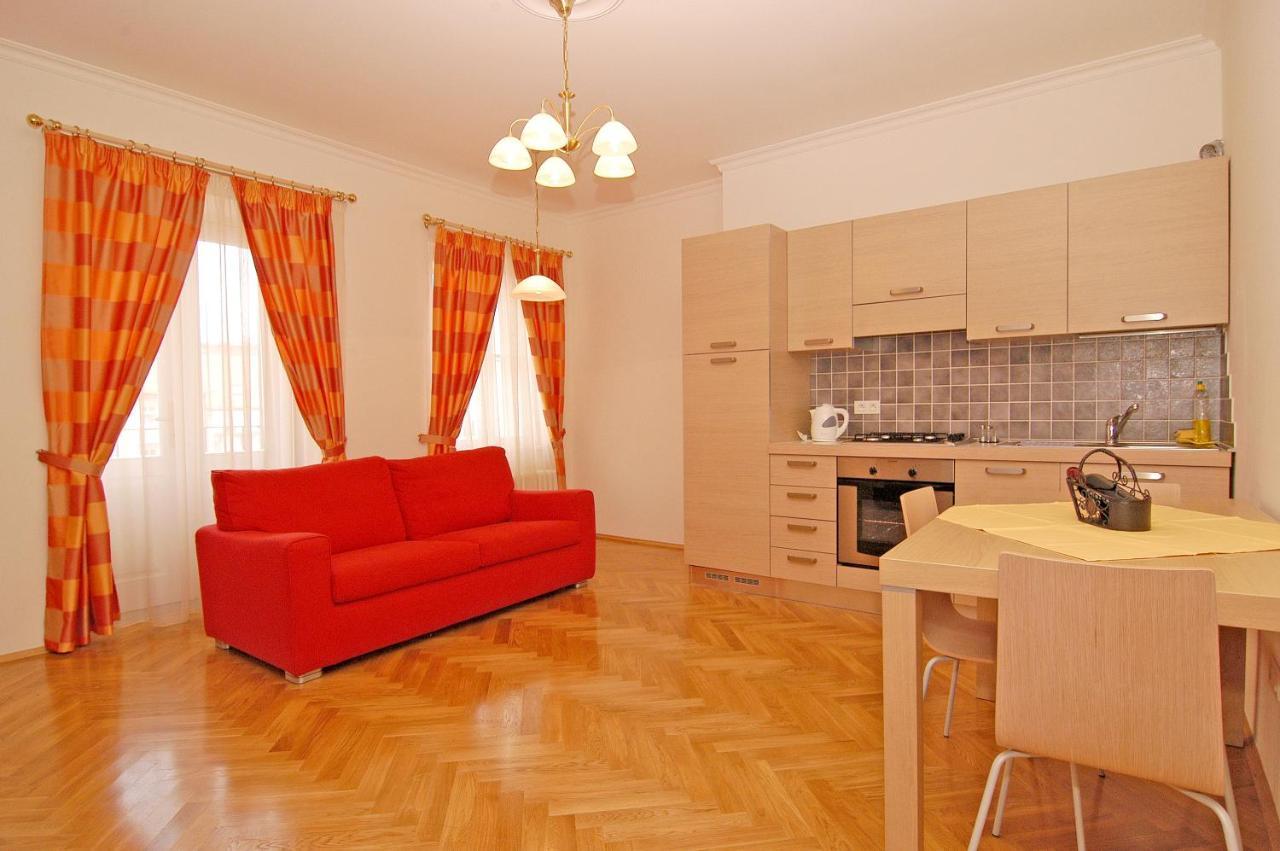 Residence La Familia Πράγα Εξωτερικό φωτογραφία