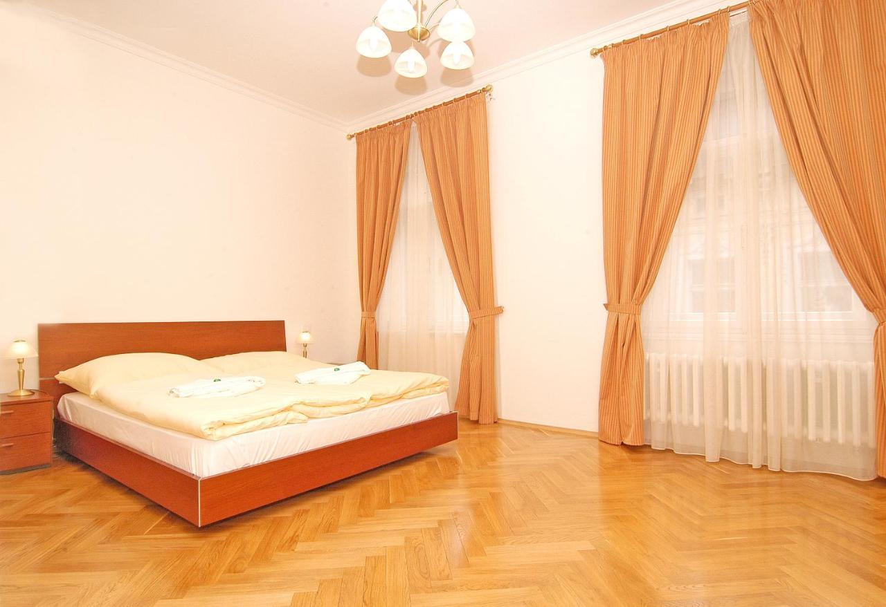 Residence La Familia Πράγα Εξωτερικό φωτογραφία