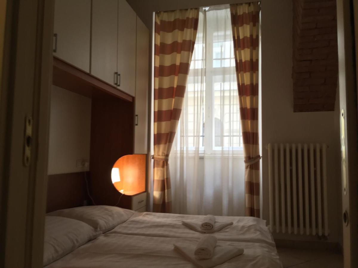 Residence La Familia Πράγα Εξωτερικό φωτογραφία