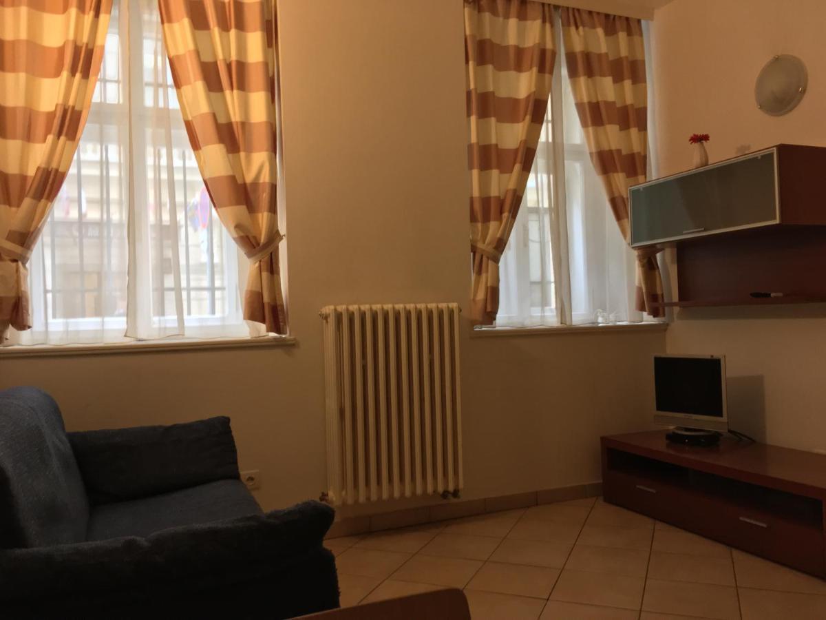 Residence La Familia Πράγα Εξωτερικό φωτογραφία