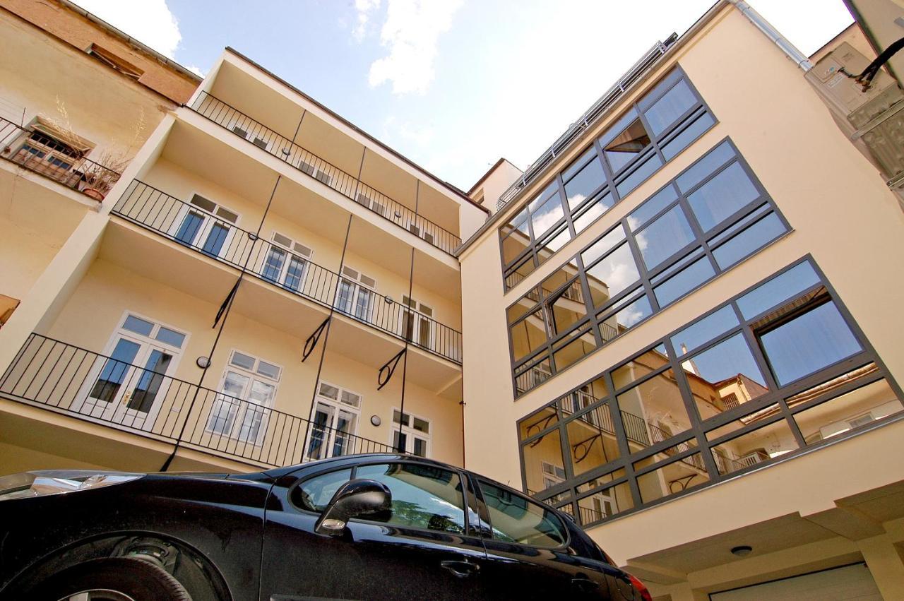 Residence La Familia Πράγα Εξωτερικό φωτογραφία